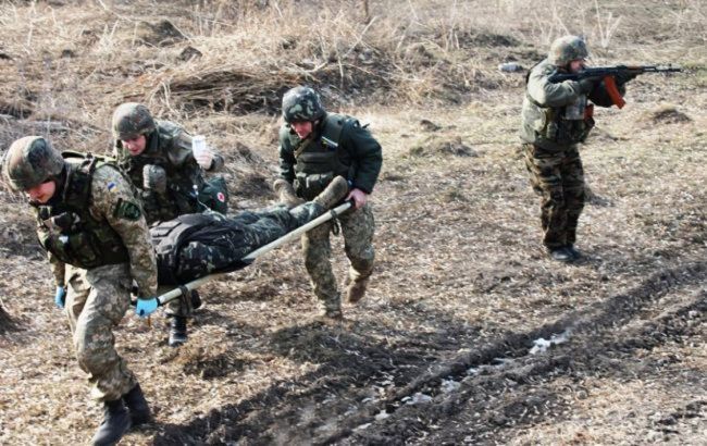 Боевики ранили украинского военного на Донбассе