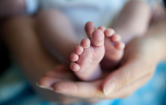 В роддом в Киевской области подбросили новорожденного малыша