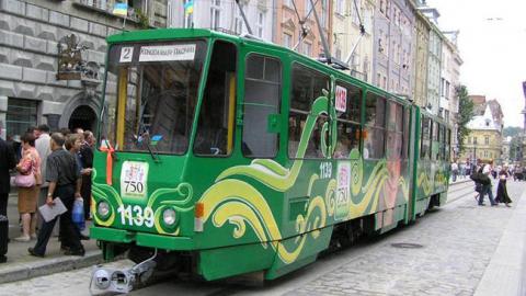 Водитель львовского трамвая стала известным видеоблогером