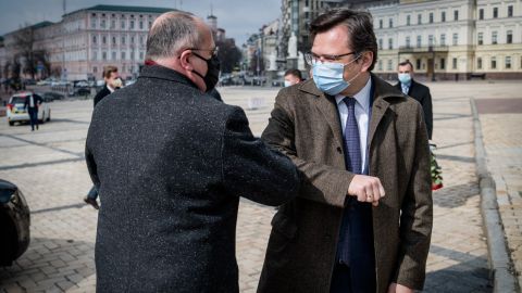 "Украина имеет право защищаться": Польша поможет противостоять агрессии РФ