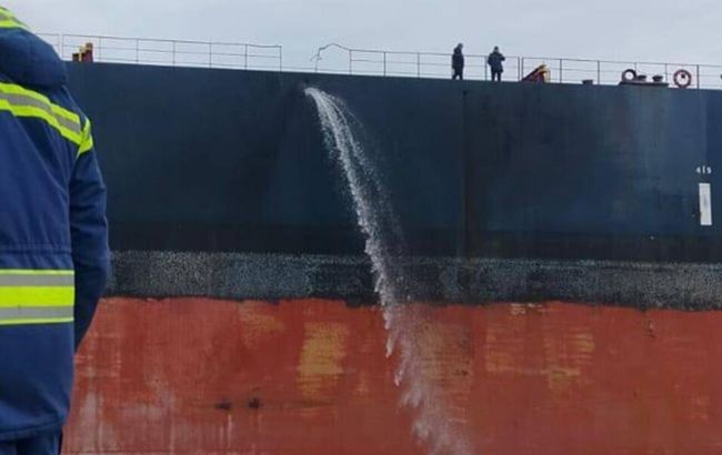 РФ атакувала цивільні судна біля українських портів, є поранені