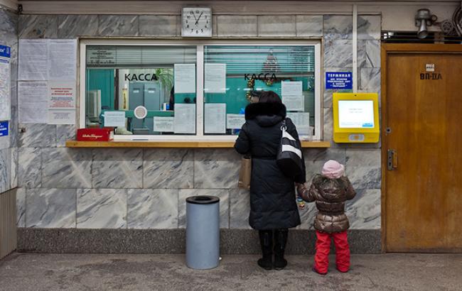 На станціях київського метро "Нивки" і "Героїв Дніпра" з 12 грудня закриють каси продажу жетонів