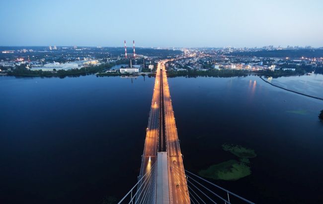 У Києві буде частково обмежено рух автотранспорту по Південному мосту до 11 квітня