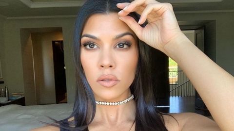 Желтый &ndash; новый черный: Кортни Кардашьян показывает, как носить самый яркий оттенок сезона