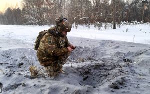 На Рівненщині ''Шахеди'' скидали вибухівку біля залізниці: у поліції показали фото