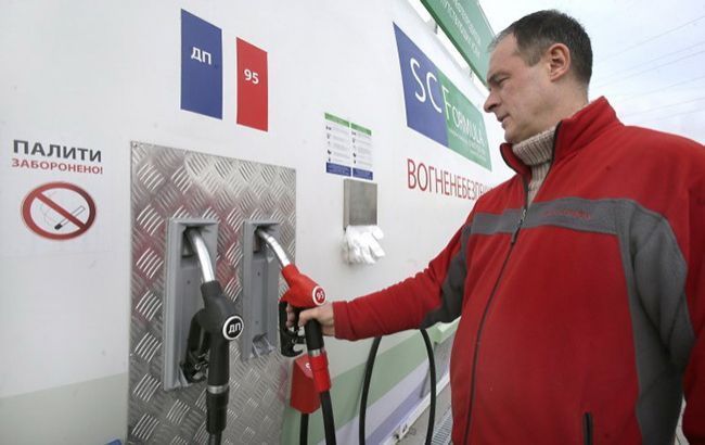 На АЗС у Києві знову подешевшав автомобільний газ