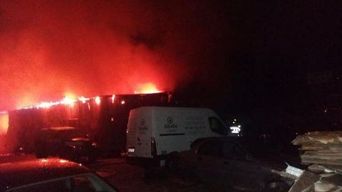 У Києві вночі горіла автобаза