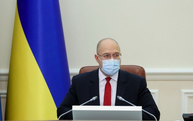 Кабмин утвердил планы по Дню единения. С повышением зарплат военным с 1 марта