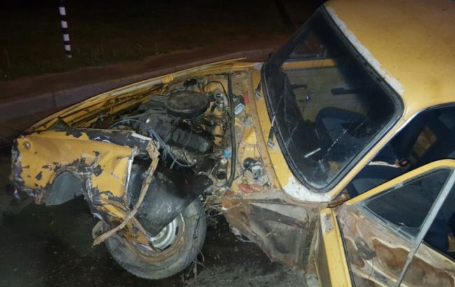 У результаті зіткнення двох автомобілів під Києвом загинула людина, є поранені