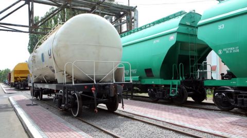 УЗ потрібно терміново вирішувати питання зі збитковістю пасажирських перевезень, - ФРТУ