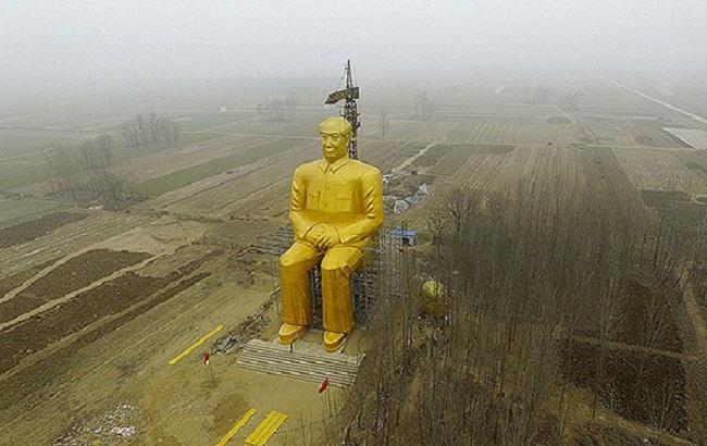 В Китае появился "золотой" 37-метровый Мао Цзэдун