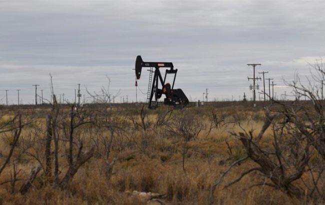 Ціни на нафту відновили падіння через переповненість сховищ