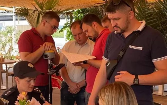 Відстороненого від виконання обов’язків прокурора звинуватили у тиску на бізнес 