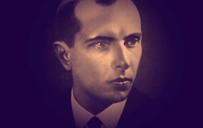 Львовская полиция разыскивает украденного Бандеру