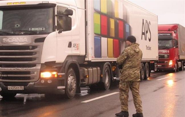 Російські фури: за минулу добу Закарпаттям проїхалося 76 вантажівок РФ