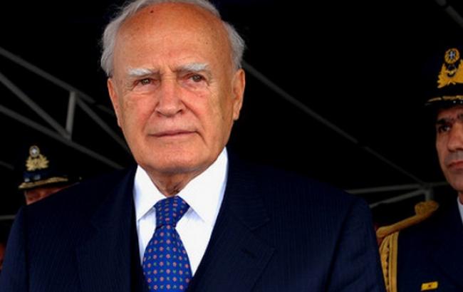 Президент Греции досрочно распустил парламент