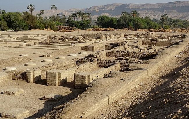 Археологи нашли в Египте золотые украшения, которым более 3500 лет (фото)