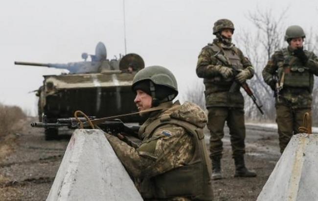 В зоне АТО за сутки погибли 5 и ранены 9 украинских военных, - штаб