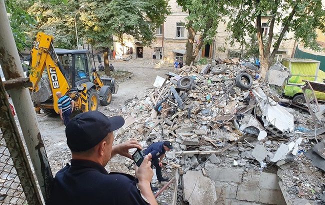 Мощный взрыв в центре Киева: новые фото и видео инцидента