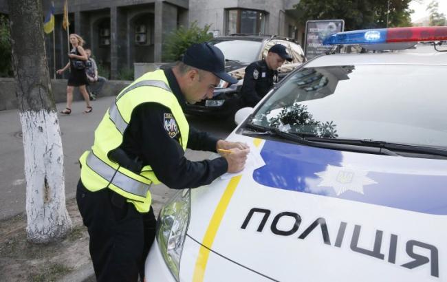 У Києві п'яний водій врізався в два авто та намагався втекти з місця ДТП (фото)