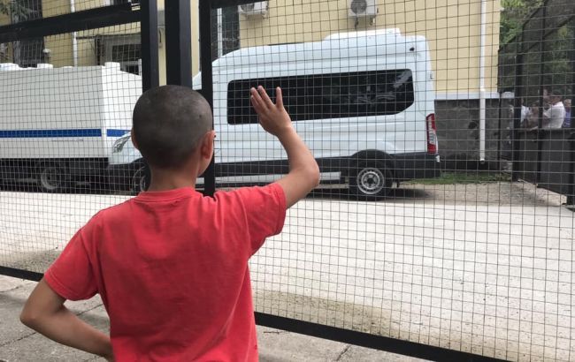 "Суд" в Крыму отправил в СИЗО еще двух задержанных крымских татар