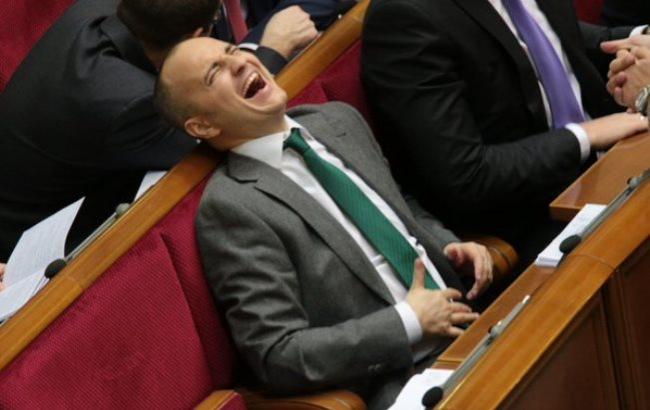 "Мы хотим развеяться": около 60 нардепов собираются в рабочее время слетать на Евро 2016