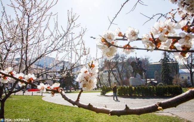 Вище за норму: Укргідрометцентр прогнозує теплий квітень