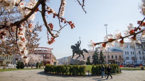 Синоптики прогнозируют позднюю весну в Украине