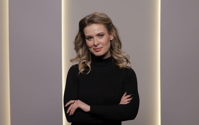 Давление на радио, антидепрессанты и отношения с Героем: главное из интервью Юлии Карповой