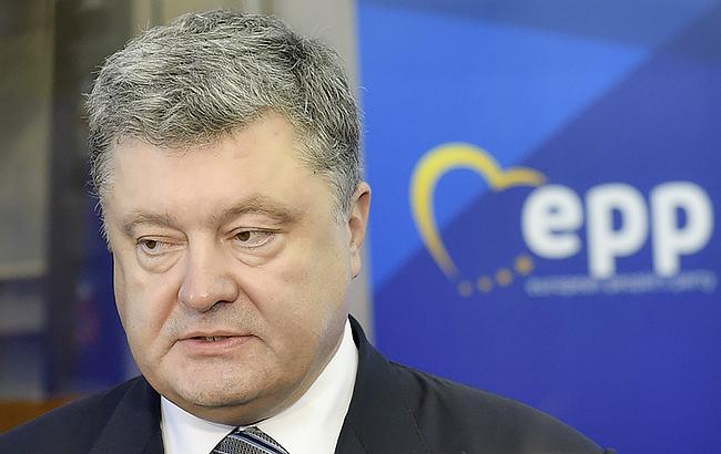 Порошенко сообщил о начале встречи с Макроном