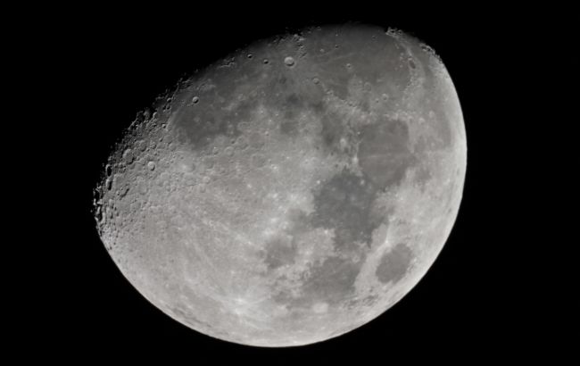 Китайские ученые обнаружили новый материал во время исследования лунной почвы