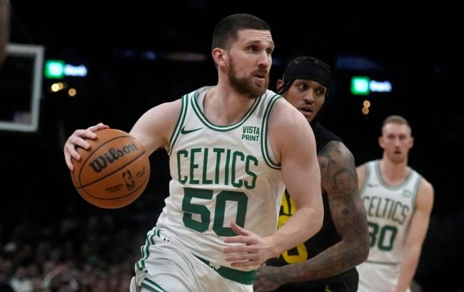 Михайлюк самой высокой результативностью в сезоне НБА не спас "Бостон" от разгрома: хайлайты
