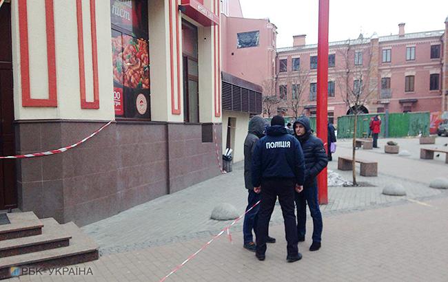 У поліції повідомили подробиці смерті чоловіка у кафе в Києві