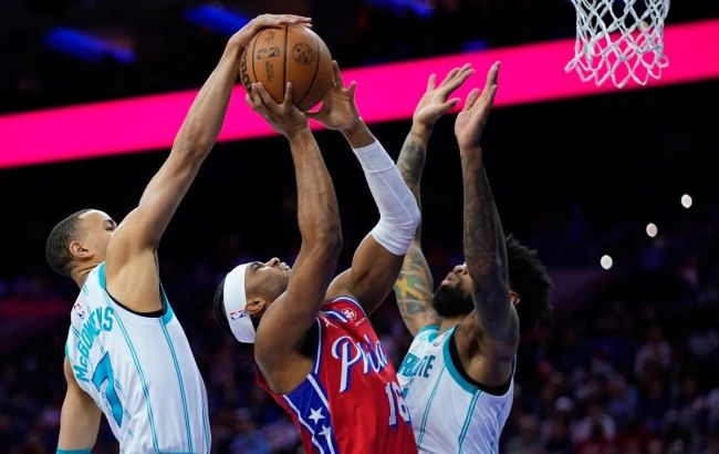 Новачок сезону силовим данком ствердив перевагу "Філадельфії": момент дня в НБА