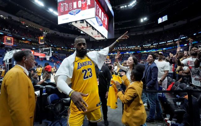 "Лейкерс" пробилися в перший раунд плей-офф НБА, "Сакраменто" Леня переграв "Голден Стейт"