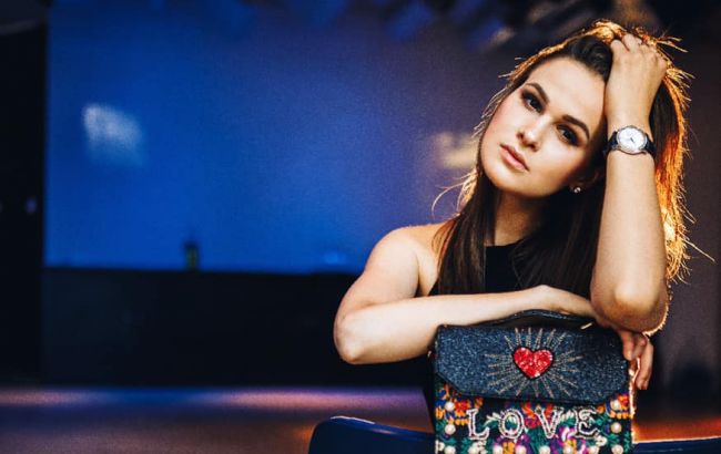 Молодой нардеп от "Слуги народа" взял себе в помощницы танцовщицу (фото)