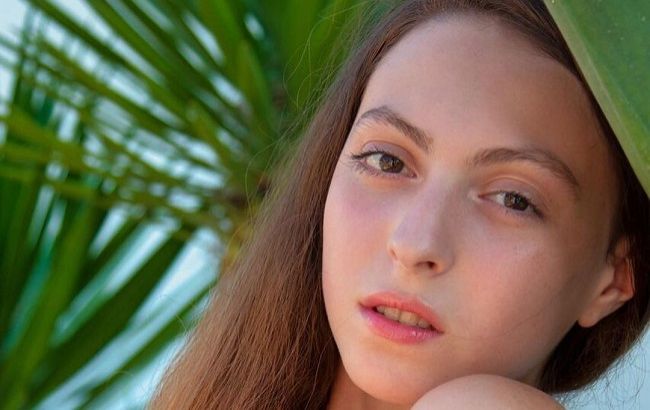 "Красивый животик": дочка Поляковой устроила с мамой "битву" купальников