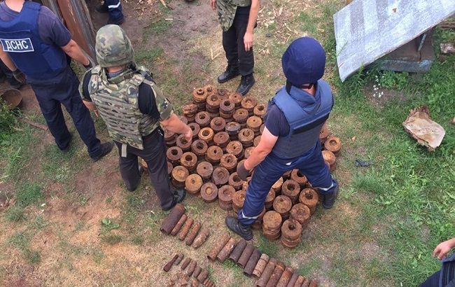 Вибух у Рівненській області: у дворі виявлено склад боєприпасів