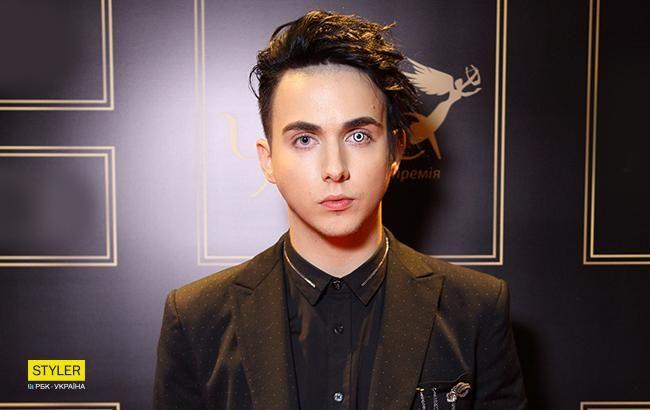 "Не нужно лишних слов": MELOVIN показал публике свою "возлюбленную"