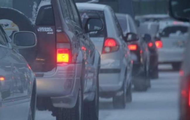 Кабмін хоче ввести податок на ювелірні вироби і великі автомобілі