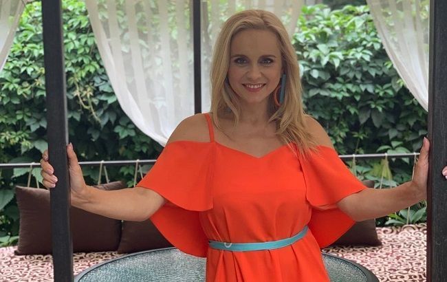 Восхитительная lady in red: Лилия Ребрик покорила роскошным нарядом для новогодней ночи