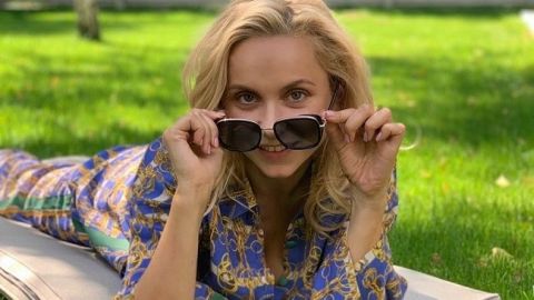 Сплошной позитив: лучезараная Ребрик проговорилась о своих предпочтениях в одежде