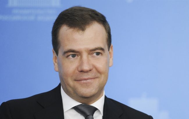 Из Украины в РФ выехали более 250 тыс. россиян, - Медведев
