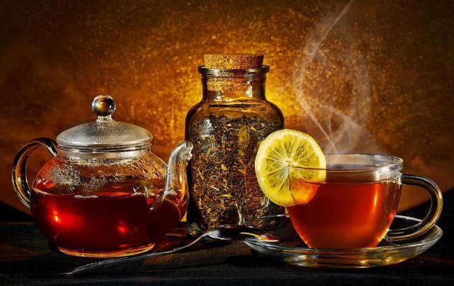 Врачи рассказали, чем опасен вчерашний чай