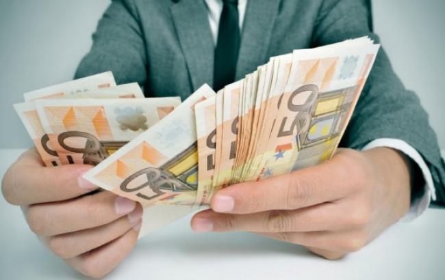 В России курс евро поднялся выше 69 руб