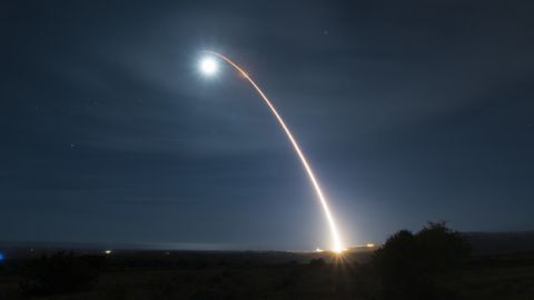 США провели пуск межконтинентальной баллистической ракеты