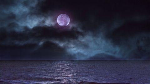 Суперлуние или Розовая Луна: в апреле украинцы увидят уникальное явление