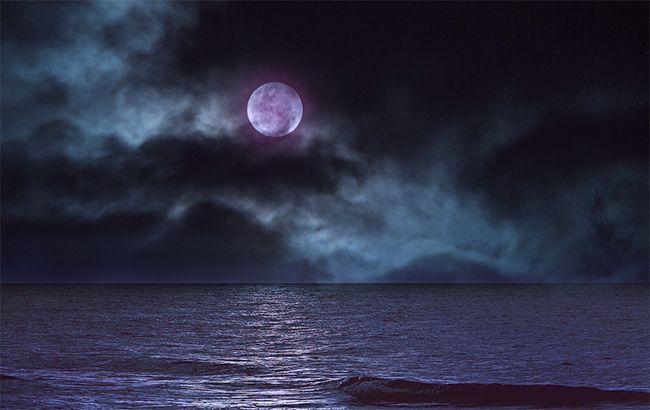 Суперповня або Рожевий Місяць: у квітні українці побачать унікальне явище
