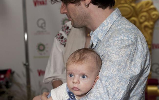 Клавишник "Океана Ельзы" показал жену и троих детей