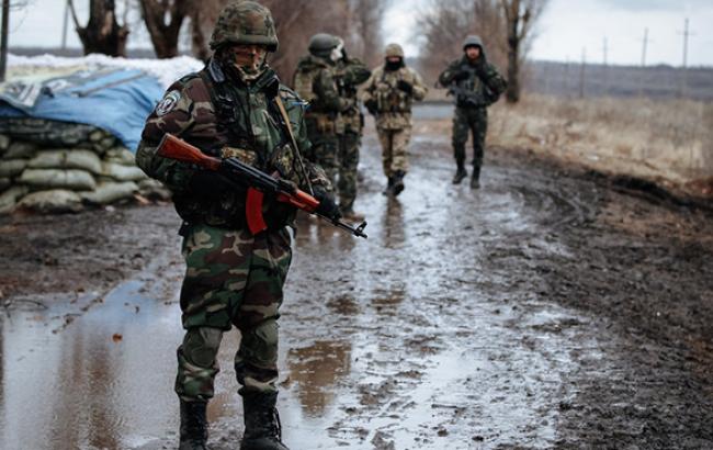 Боевики возобновили активные обстрелы позиций сил АТО, - штаб